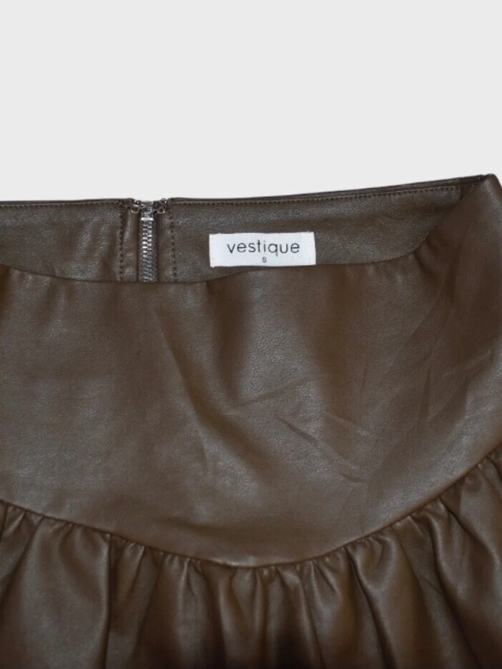 vestique features faux